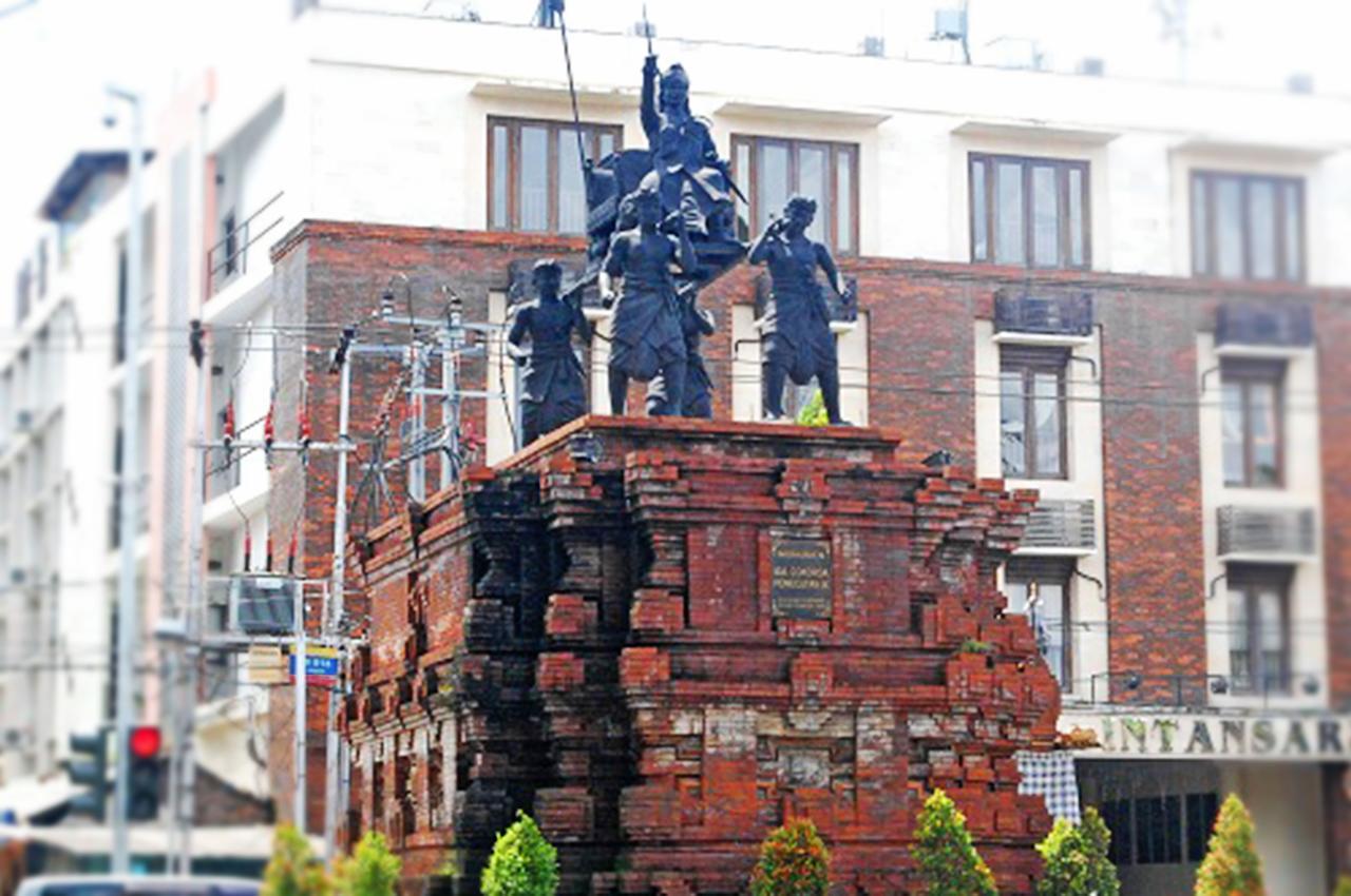 Hotel Intansari Денпасар Екстериор снимка