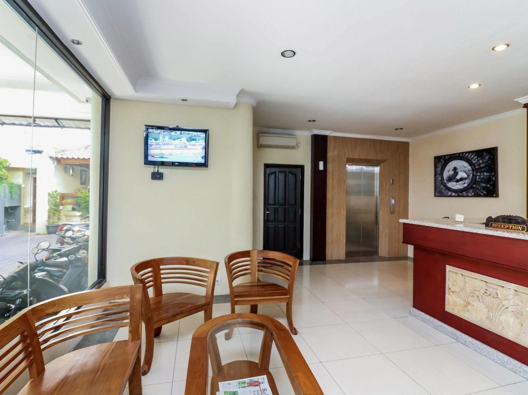 Hotel Intansari Денпасар Екстериор снимка
