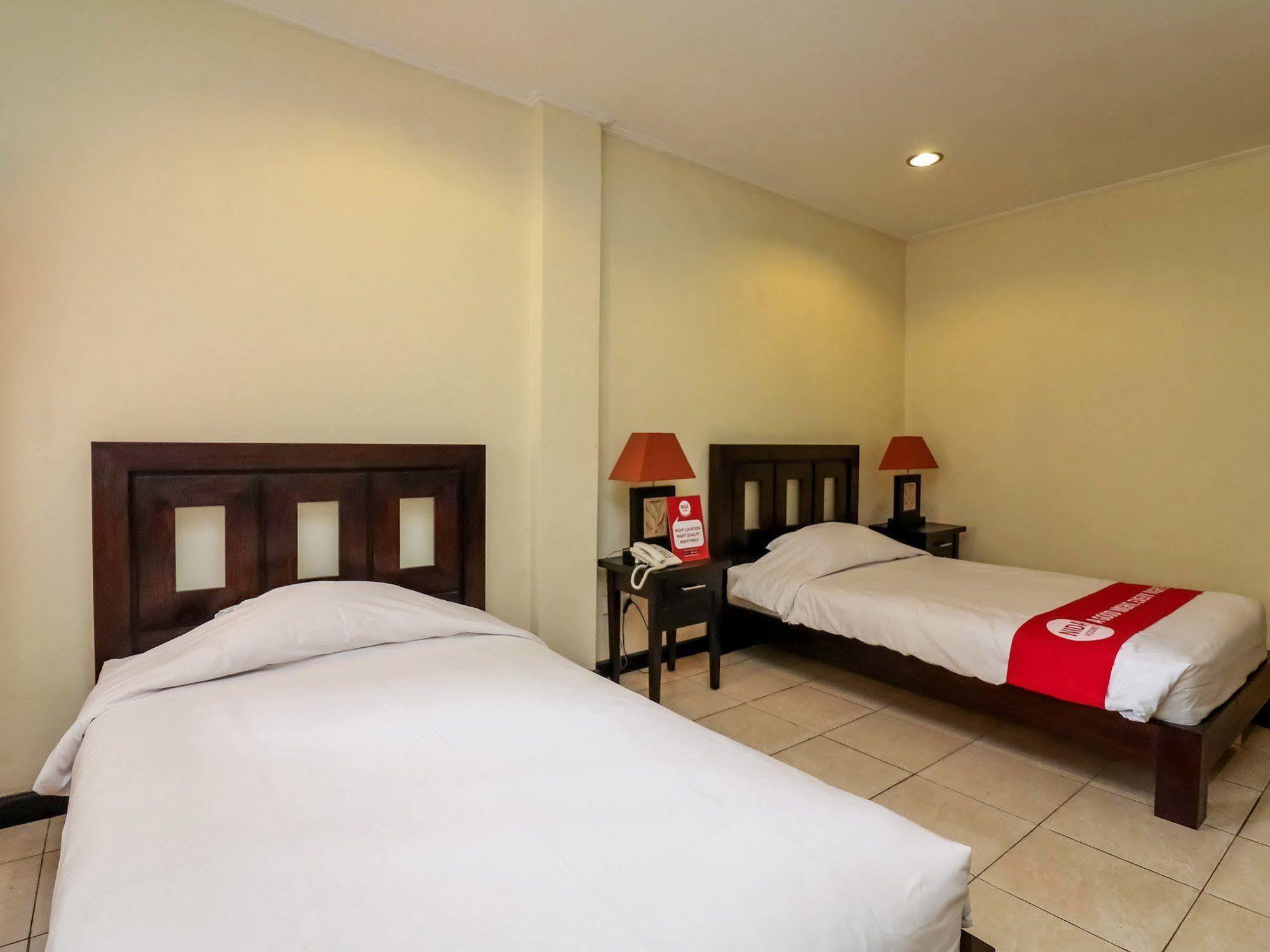Hotel Intansari Денпасар Екстериор снимка