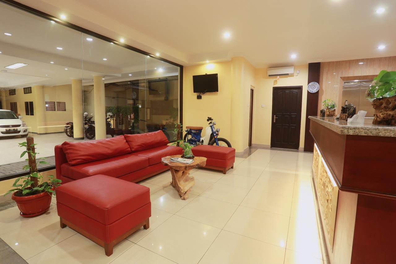 Hotel Intansari Денпасар Екстериор снимка