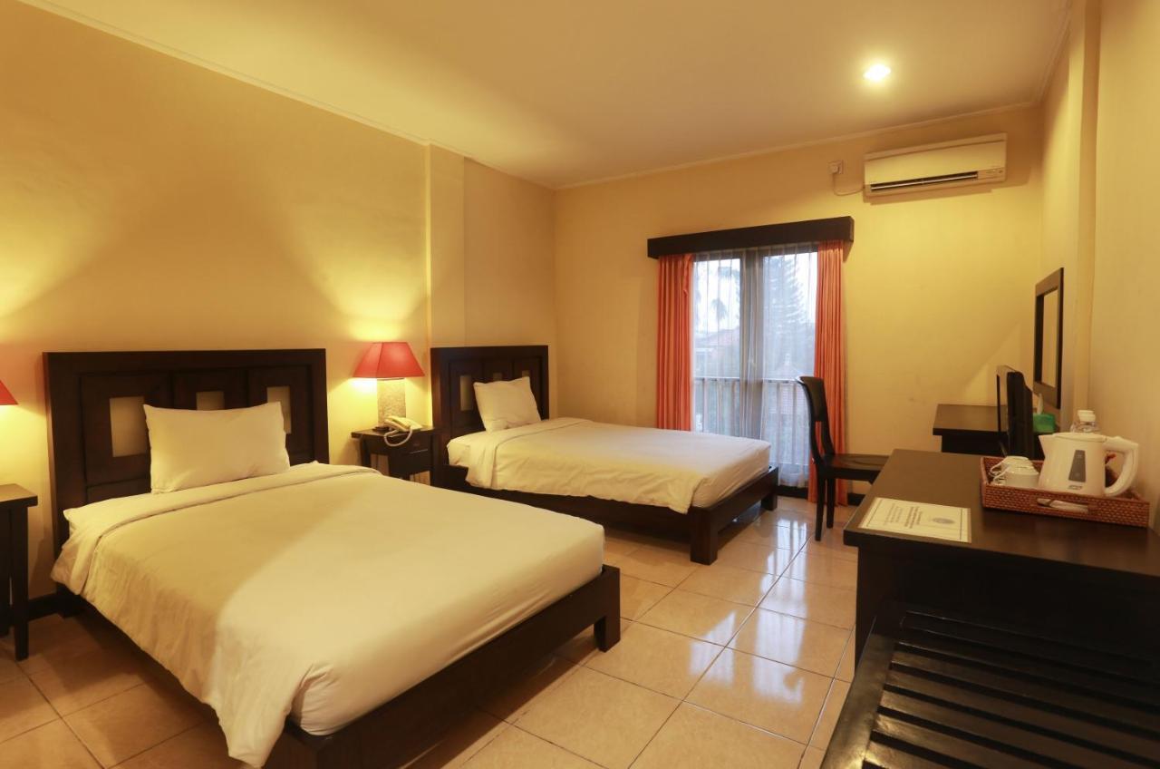 Hotel Intansari Денпасар Екстериор снимка