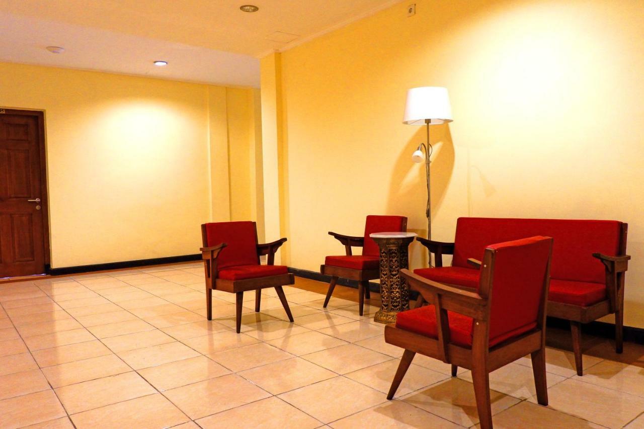 Hotel Intansari Денпасар Екстериор снимка