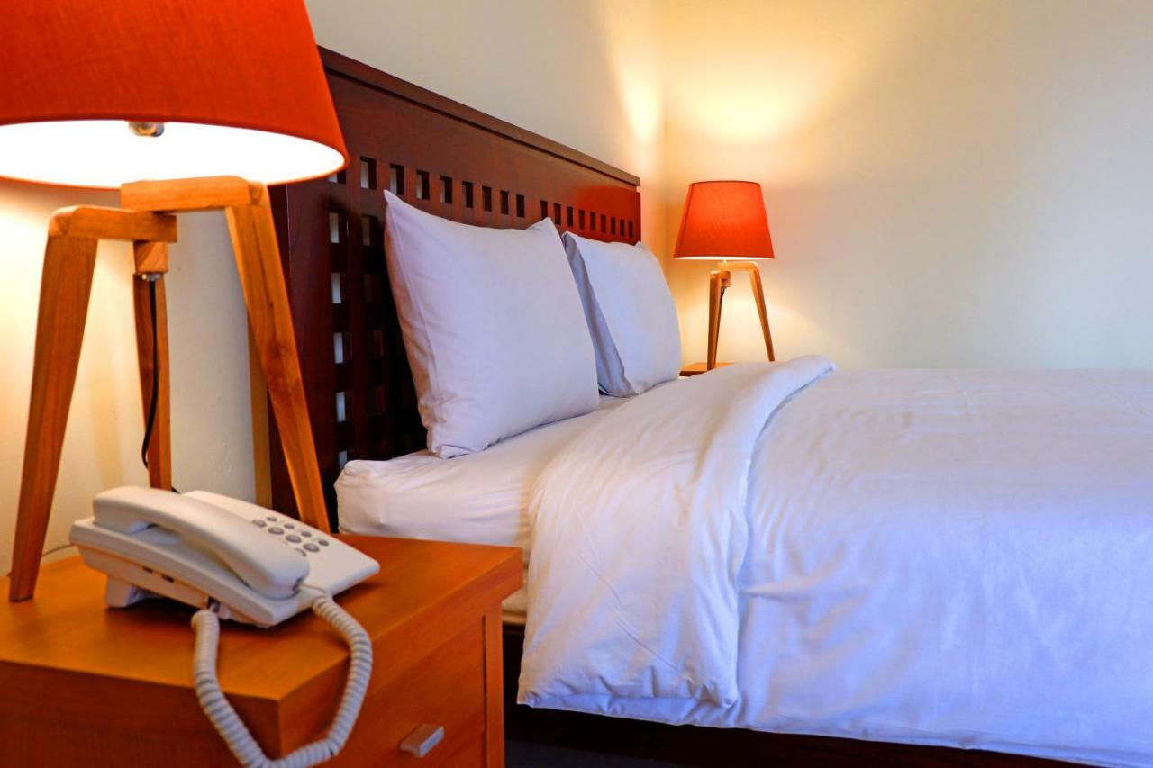 Hotel Intansari Денпасар Екстериор снимка